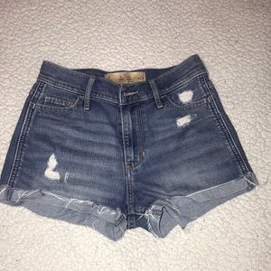 hollister high rise denim shorts